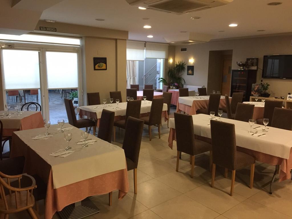 Hostal - Restaurante Asador Esperanza Huesca Kültér fotó